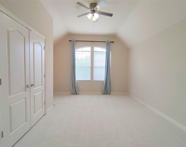 5606 Grandwood Lane - Photo Thumbnail 44