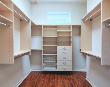 5606 Grandwood Lane - Photo Thumbnail 31
