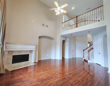 5606 Grandwood Lane - Photo Thumbnail 10