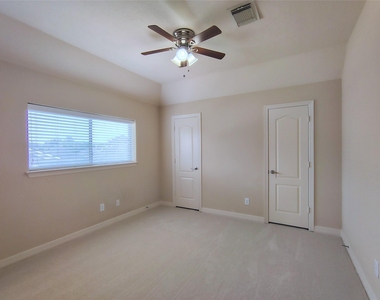 5606 Grandwood Lane - Photo Thumbnail 41