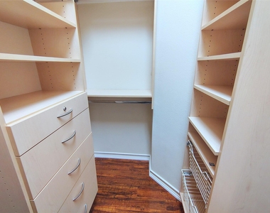 5606 Grandwood Lane - Photo Thumbnail 30