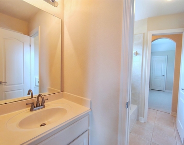 5606 Grandwood Lane - Photo Thumbnail 45