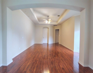 5606 Grandwood Lane - Photo Thumbnail 23