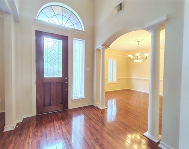 5606 Grandwood Lane - Photo Thumbnail 5