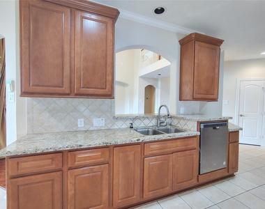 5606 Grandwood Lane - Photo Thumbnail 12