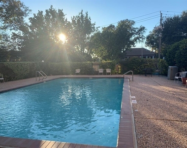 7520 Hornwood Drive - Photo Thumbnail 17