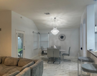 3711 Autumn Branch Court - Photo Thumbnail 2