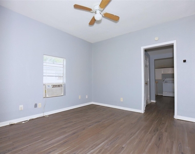 107 Prewitt Lane - Photo Thumbnail 2