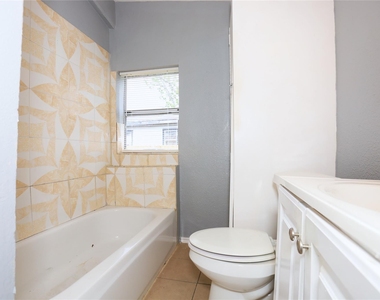 107 Prewitt Lane - Photo Thumbnail 6