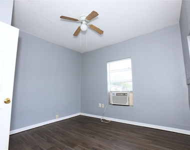 107 Prewitt Lane - Photo Thumbnail 4