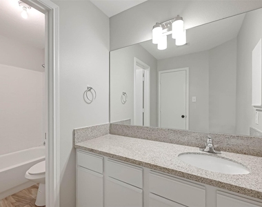 5011 Redwing Brook Trail - Photo Thumbnail 33