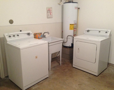 325 Mackeral Street - Photo Thumbnail 14