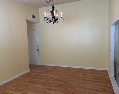 325 Mackeral Street - Photo Thumbnail 1