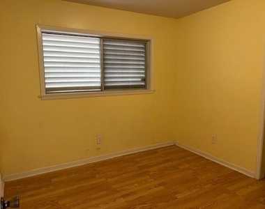 325 Mackeral Street - Photo Thumbnail 13
