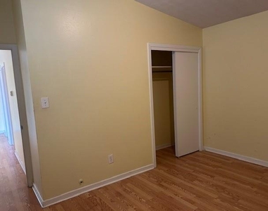 325 Mackeral Street - Photo Thumbnail 16
