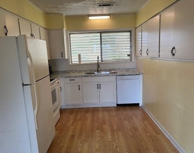 325 Mackeral Street - Photo Thumbnail 8