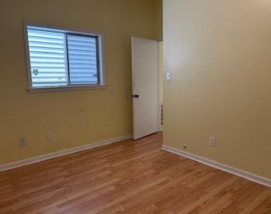 325 Mackeral Street - Photo Thumbnail 17
