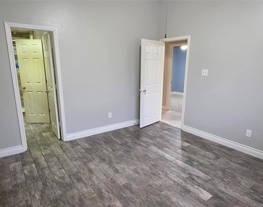 10531 Southway Bend Lane - Photo Thumbnail 9