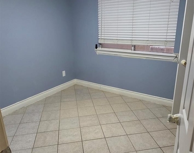 10531 Southway Bend Lane - Photo Thumbnail 6