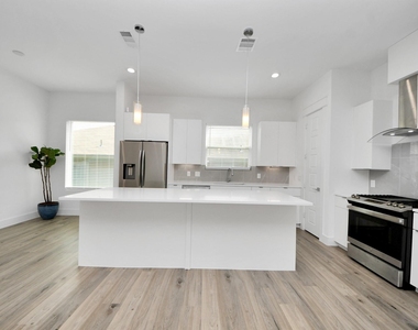 4608 Coke Street - Photo Thumbnail 7