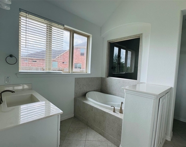 8403 Terrace Valley Circle - Photo Thumbnail 19