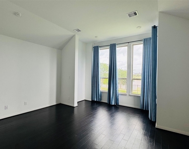 8403 Terrace Valley Circle - Photo Thumbnail 18