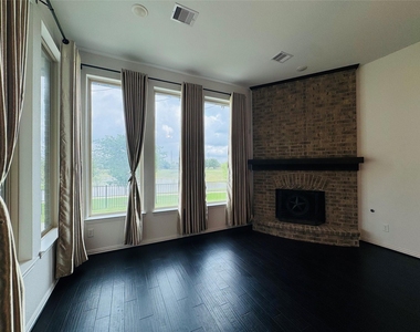 8403 Terrace Valley Circle - Photo Thumbnail 7