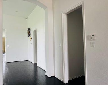 8403 Terrace Valley Circle - Photo Thumbnail 32