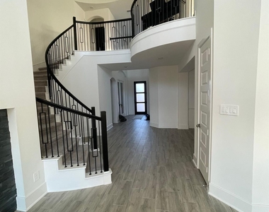 15623 Roscobie Park Drive - Photo Thumbnail 7