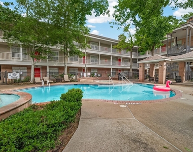 7575 Willow Chase Blvd - Photo Thumbnail 8