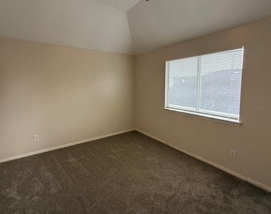 2226 Dawn Shadow Way - Photo Thumbnail 2
