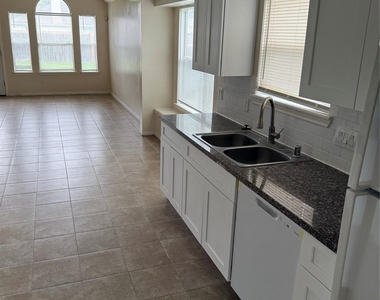 2226 Dawn Shadow Way - Photo Thumbnail 7