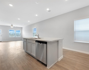 16632 Aurora Street - Photo Thumbnail 8