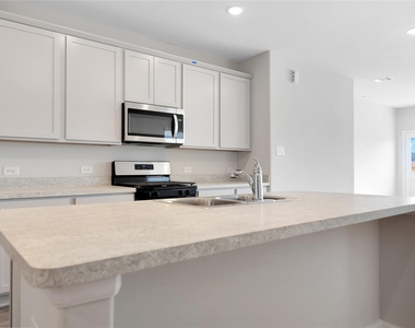 16632 Aurora Street - Photo Thumbnail 6