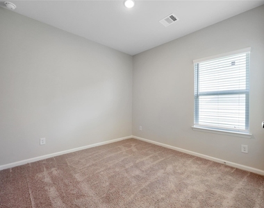 16632 Aurora Street - Photo Thumbnail 17