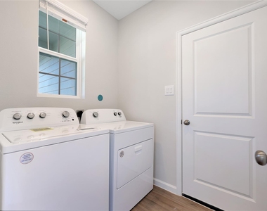 16632 Aurora Street - Photo Thumbnail 18
