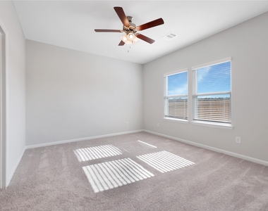 16632 Aurora Street - Photo Thumbnail 12