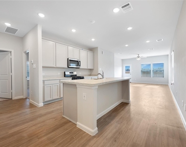 16632 Aurora Street - Photo Thumbnail 5