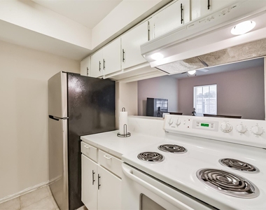 6410 Del Monte Drive - Photo Thumbnail 27