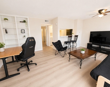 6410 Del Monte Drive - Photo Thumbnail 6