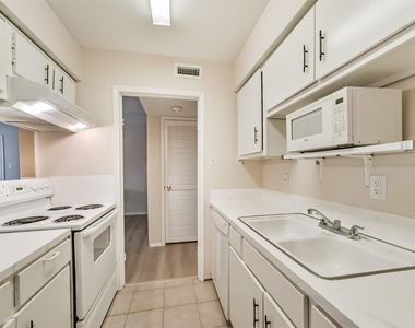 6410 Del Monte Drive - Photo Thumbnail 24