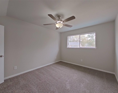 20206 Lake Sherwood Drive - Photo Thumbnail 7