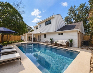 20206 Lake Sherwood Drive - Photo Thumbnail 3