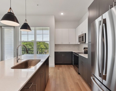 11701 Dionda Lane - Photo Thumbnail 15