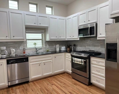 2710 Hullsmith Drive - Photo Thumbnail 6