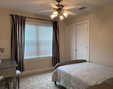 2710 Hullsmith Drive - Photo Thumbnail 2