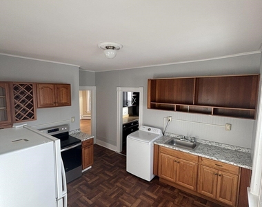 100 Ashland - Photo Thumbnail 5