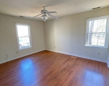 2508 Sutton Place - Photo Thumbnail 10