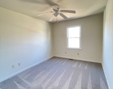 2508 Sutton Place - Photo Thumbnail 14