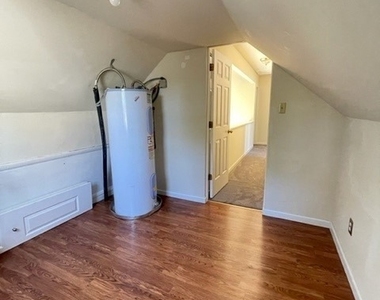 2508 Sutton Place - Photo Thumbnail 12